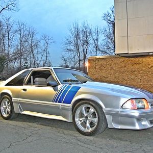 Mustang under light 34 mod