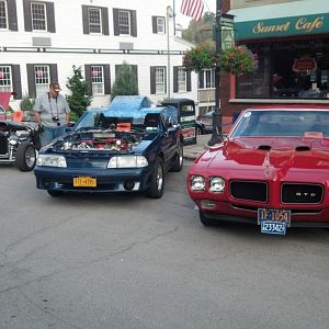 My stang Parked next to a ponirot lol !!!
