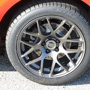 Rear Wheel-American Muscle 18x10
Rear Tire-Sumitomo 275/40
Rear Brake-Power Stop Cross-Drilled 12"